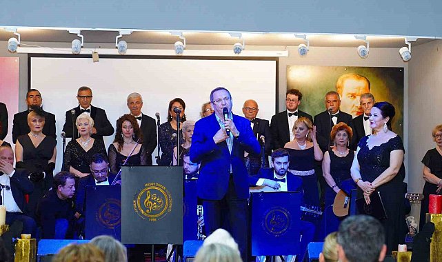 Ayvalık'ta TSM Korosundan bahar konseri