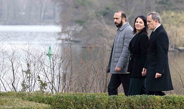 Azerbaycan, Ermenistan ve Almanya arasındaki üçlü görüşme Berlin'de başladı