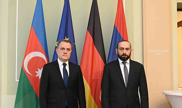 Azerbaycan ve Ermenistan Dışişleri Bakanlarının Berlin'deki barış anlaşması müzakeresi başladı
