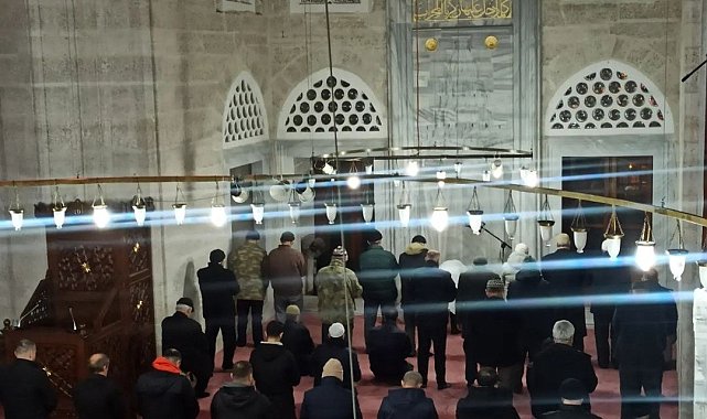 Babaeski'de depremde hayatını kaybedenler dualarla anıldı