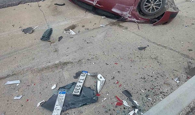 Babaeski'de kontrolden çıkan araç ters döndü