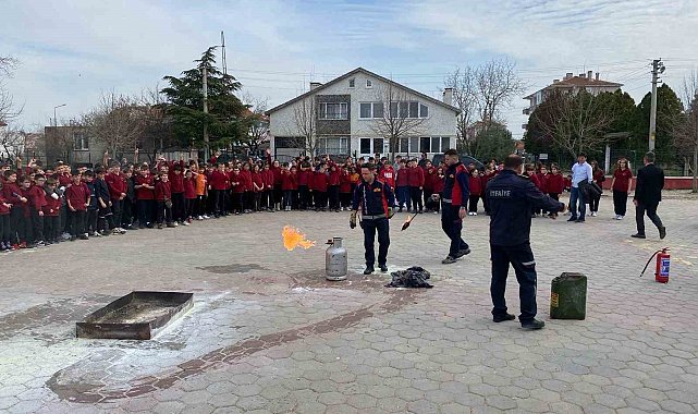 Babaeski'de ortaokulda yangın tatbikatı yapıldı