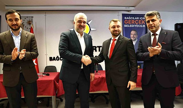 Bağcılar'da 50 kişi Gelecek Partisi'nden istifa edip AK Parti'ye katıldı