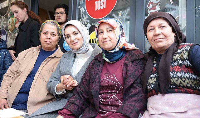 Bakan Göktaş deprem bölgesinde esnafı ziyaret etti