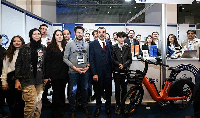 Bakan Tekin, Verimlilik ve Teknoloji Fuarı'nı ziyaret etti