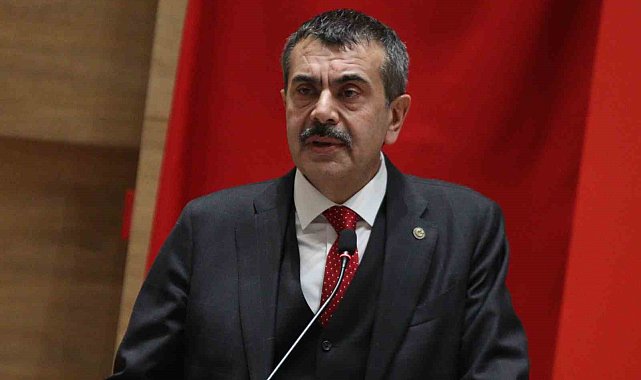 Bakan Tekin'den eğitimcilere: "Biz bütün kararlarımızı sizlerle alıyoruz"