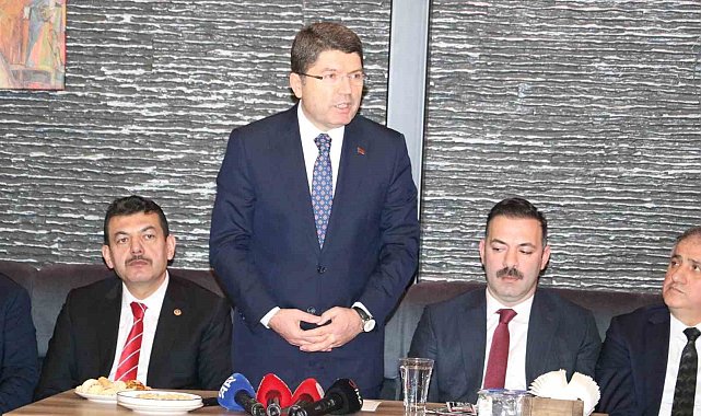 Bakan Tunç: "AK Parti öncesi demokrasinin standartlarıyla bugünkü arasında büyük fark var"