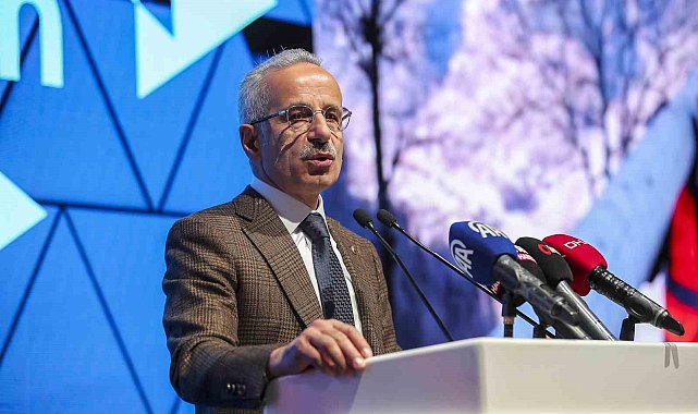 Bakan Uraloğlu: "19,5 milyonu sabit, 74,8 milyonu mobil olmak üzere 94,3 milyon geniş bant internet abone sayısına ulaştık"