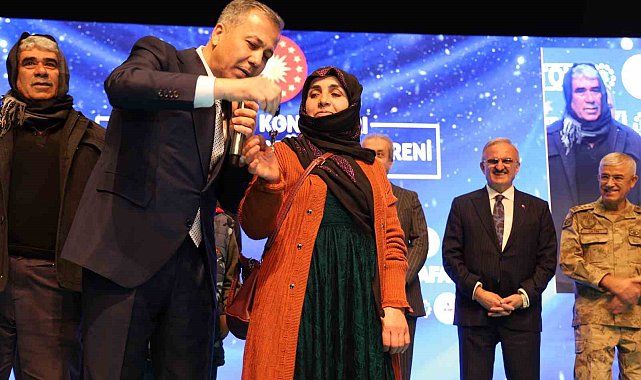 Bakan Yerlikaya, Diyarbakır'da TOKİ kura çekimine katıldı: "Diyarbakır'a 3 milyar lirayı aşkın kaynak aktarıldı"