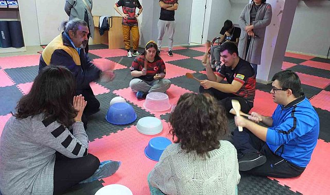 Balıkesir'de engelli gençler spor yaparak eğleniyor