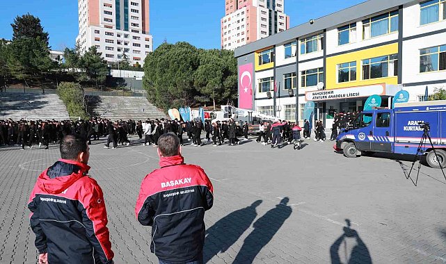 Başakşehir'de deprem tatbikatı yapıldı