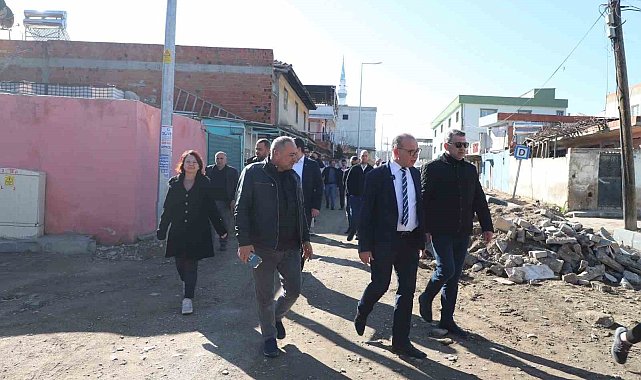 Başkan Akın devam eden yatırımları inceledi