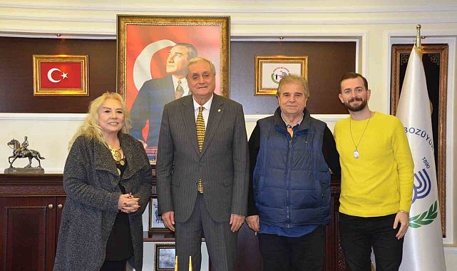 Başkan Bakkalcıoğlu'na Zeki Müren'in ailesiyle bir araya geldi