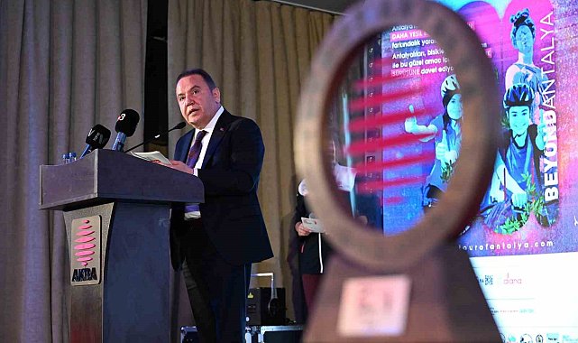 Başkan Böcek: "Antalya önemli bir spor şehri"