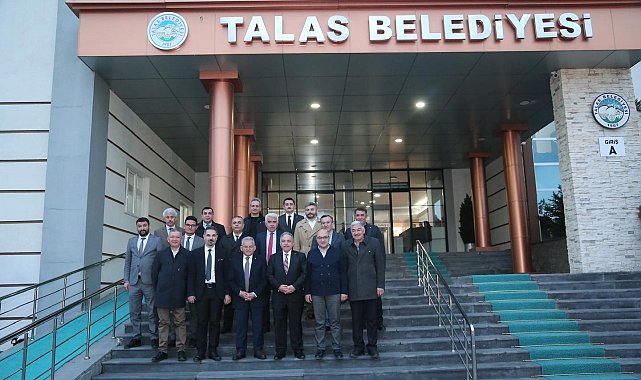 Başkan Büyükkılıç'tan Talas Belediyesi'ne ziyaret