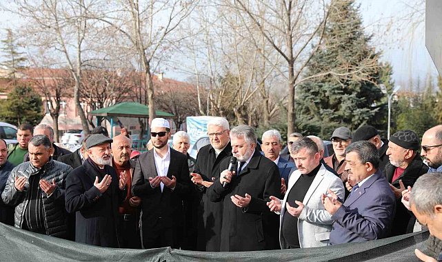 Başkan Çolakbayrakdar, "Sosyal odaklı projeler üretip, temellerini atıyoruz"