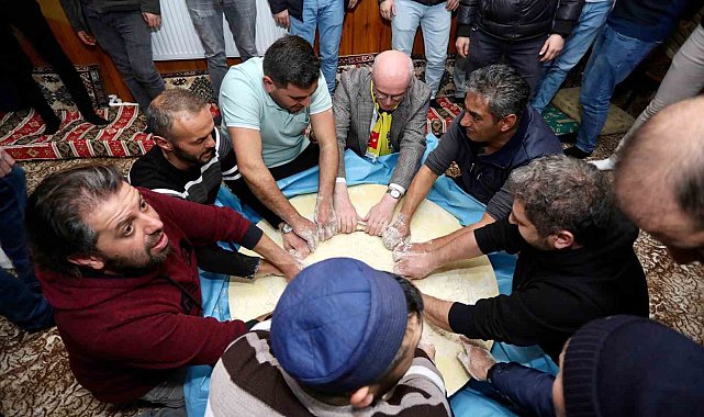 Başkan Kurt Bayburt Çamlıkoz Köyü Gençlik Derneği'ni ziyaret etti