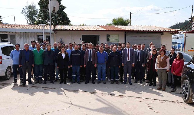 Başkan Oktay, yaralanan personelin arkadaşları ile görüştü