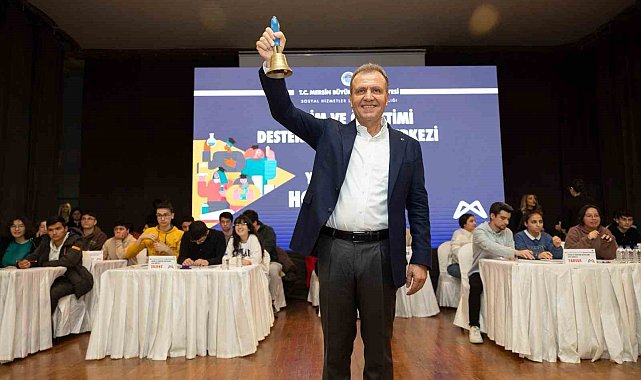 Başkan Seçer, öğrencilerin yarışma heyecanına ortak oldu