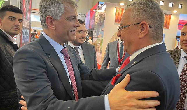 Başkan Topaloğlu EMITT Fuarı'nda Kemer'i tanıtıyor