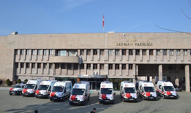 Batman'da 7 tam donanımlı ambulans ve 2 UMKE aracı hizmete alındı