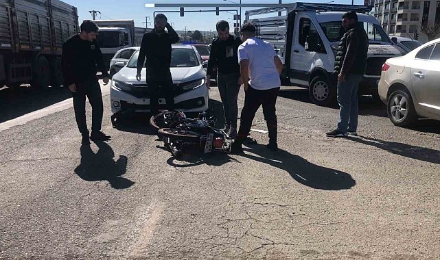 Batman'da otomobil motosiklete çarptı: 1 yaralı