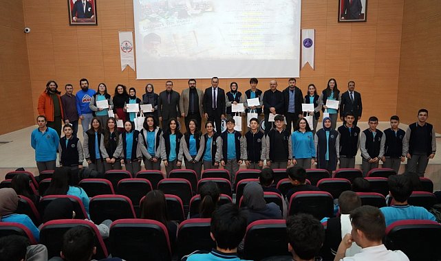 Bayburt Fen Lisesi öğrencilerden Kutadgu Bilig paneli