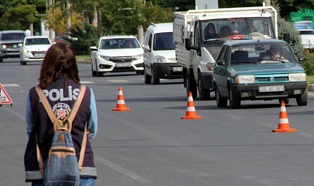Bayburt'ta trafiğe kayıtlı araç sayısı 17 bin 422 oldu