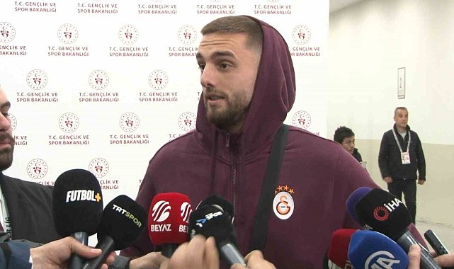 Berkan Kutlu: "Hocamız nerede görev verirse orada oynuyoruz"