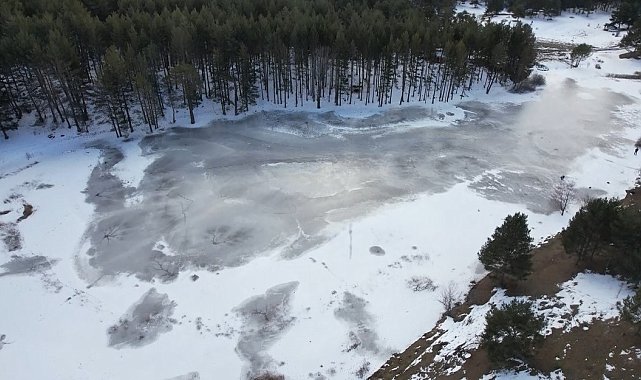 Beyaza bürünen Karagöl Jeositi kamp yapmak isteyenlerin uğrak yeri oldu