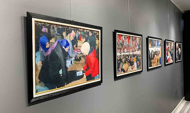 Beyoğlu'nda depremin 1. yıl dönümünde "Yalnız Değilsin" fotoğraf sergisi açıldı