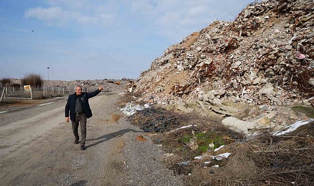 Binlerce hayali altında bırakan moloz yığınları dağ oldu