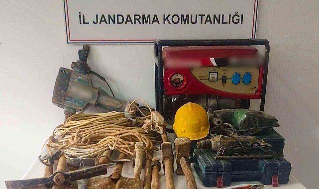 Birinci derece sit alanında kaçak kazı yapan 3 şahıs yakalandı