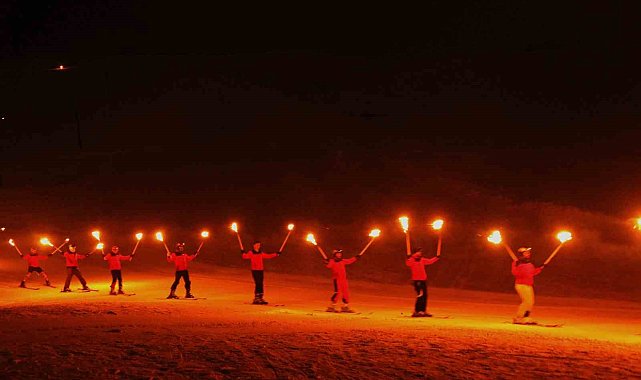 Bitlis'te meşaleli kar festivali