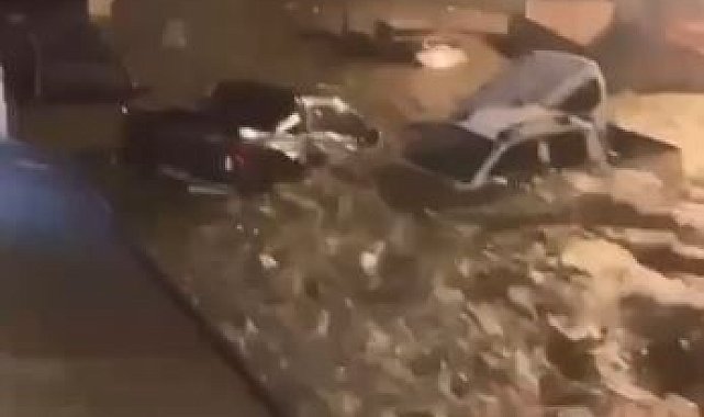 Borçka'da selin gelişi kameraya böyle yansıdı