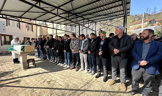 Boşanma aşamasındaki eşi tarafından öldürülen genç kadın son yolculuğuna uğurlandı