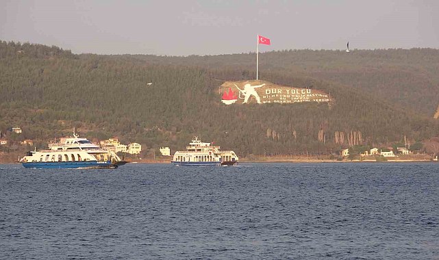 Bozcaada ve Gökçeada'ya bazı feribot seferlerine fırtına engeli