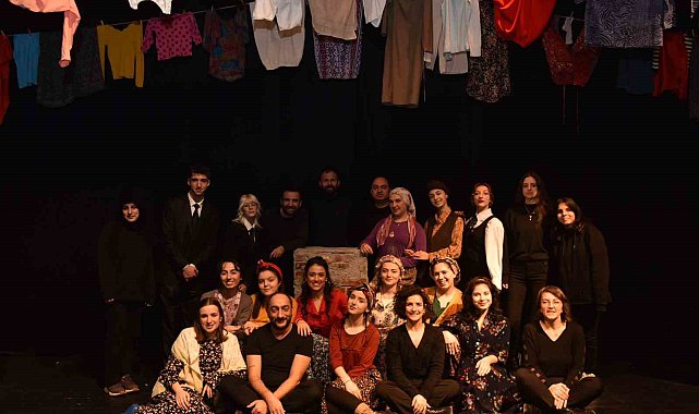 Bozüyük Belediyesi Gençlik Tiyatrosu'nun "Macbeth Abla" adlı oyununa yoğun ilgi