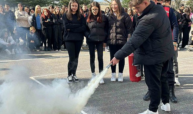 Bozüyük'te lise öğrencilerine yangın eğitimi