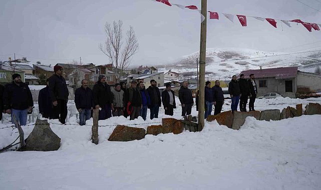 Bu köyde 31 yıldır kar voleybolu oynanıyor