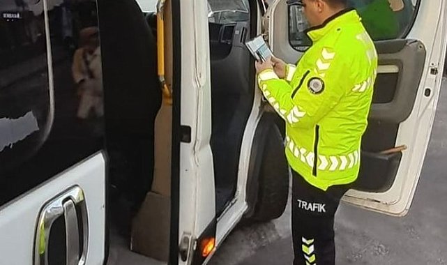 Bu sefer ceza yazmak için değil 'Teşekkür' etmek için durdurdu