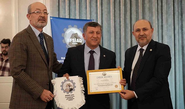 Bursa AFSİAD'ın ilk üyeleri rozetlerini taktı
