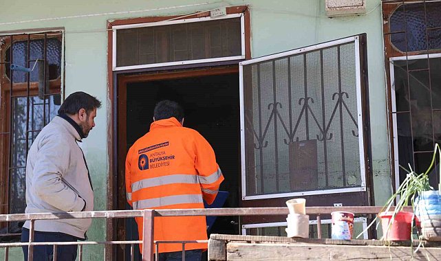 Büyükşehir sel bölgesinde vatandaşların ihtiyaçları karşılanıyor