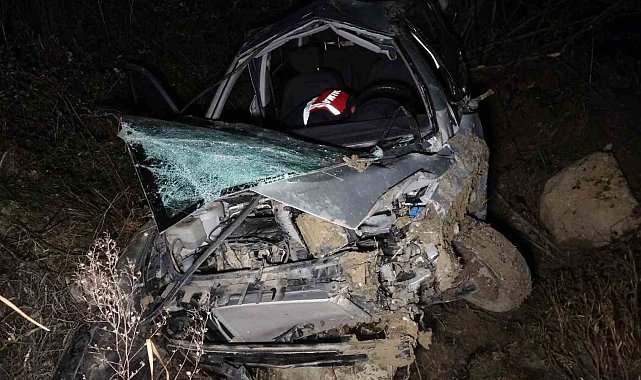 Çanakkale'de otomobil şarampole yuvarlandı, sürücü hayatını kaybetti