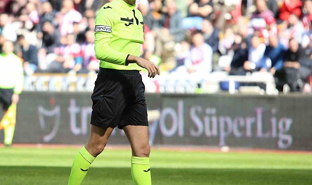 Çaykur Rizespor - Kayserispor maçını Burak Pakkan yönetecek