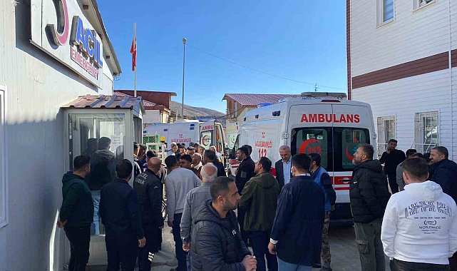 Çelikhan'da trafik kazası: 2 çocuk yaralandı