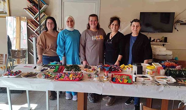 Çocuklar bu etkinlikte hayal güçlerini kullanıyor