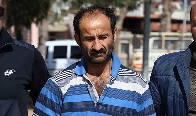 Çocuklarının gözünün önünde annelerini bıçakla öldürdü