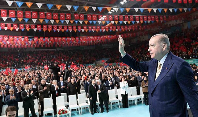 Cumhurbaşkanı Erdoğan: "Hükümetimizin gündeminin değişmez ilk maddesi depremde yıkılan şehirlerimizin yeniden inşası ve ihyasıdır"