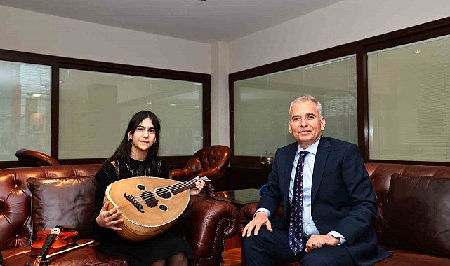 Cumhurbaşkanı Erdoğan'a keman çalan Ecrin uduna kavuştu